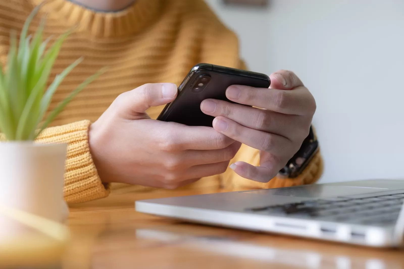 The Digital Detox Dilemma: Is Unplugging the Cure for Modern Stress?