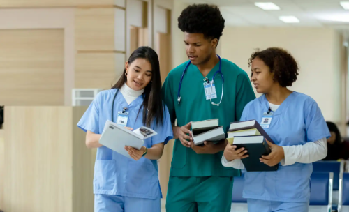 Accelerated and Online Nursing Programs: Fast Track Your Nursing Career